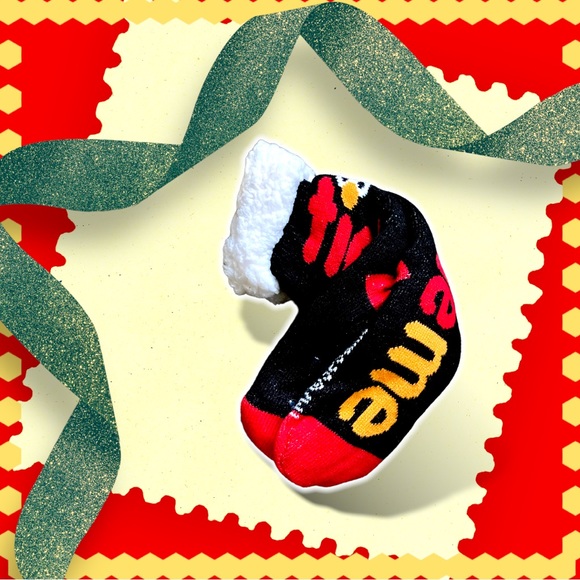 🆕 Sesame Street Sherpa Socks Tickle Me Elmo Sherpa Socks Limited Edition - Picture 6 of 16